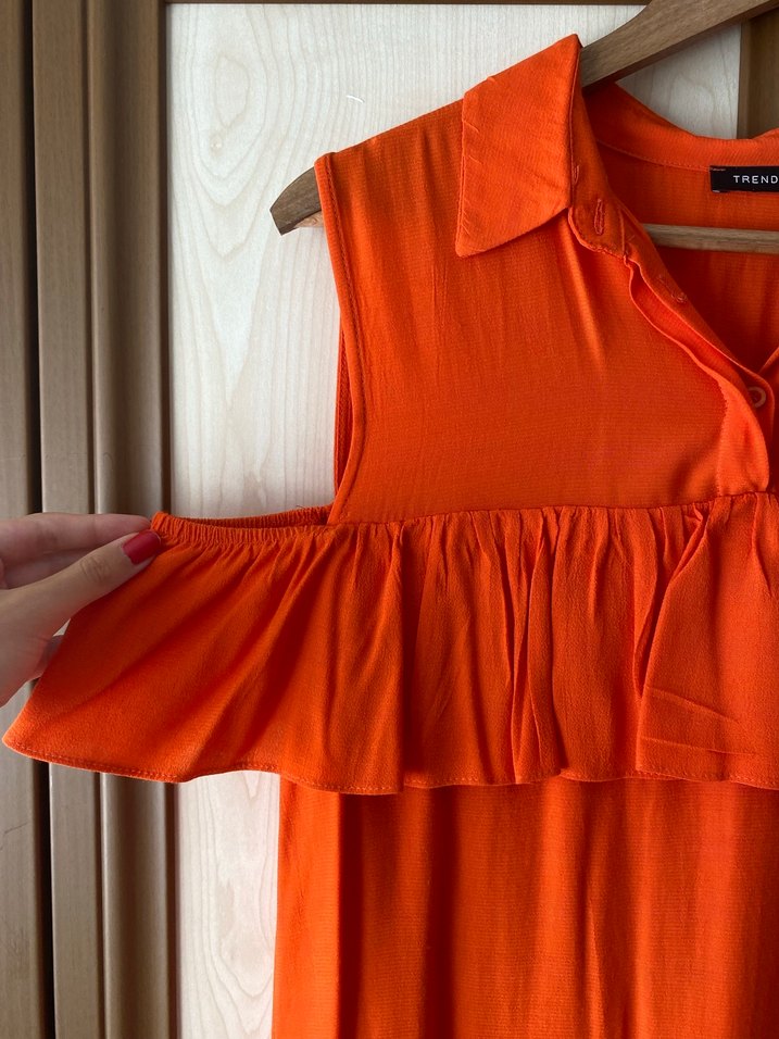 Turuncu Kolsuz Fırfırlı Elbise - Görsel 3