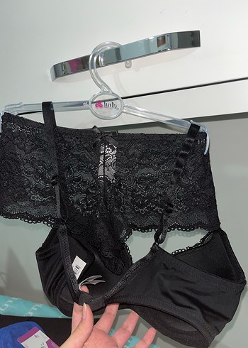 Siyah Dantelli Sütyen Takımı - Görsel 4