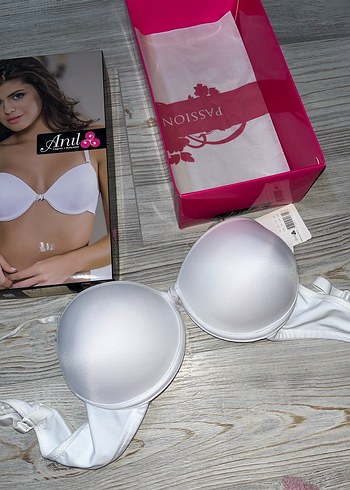 Beyaz dolgulu sütyen - Görsel 2