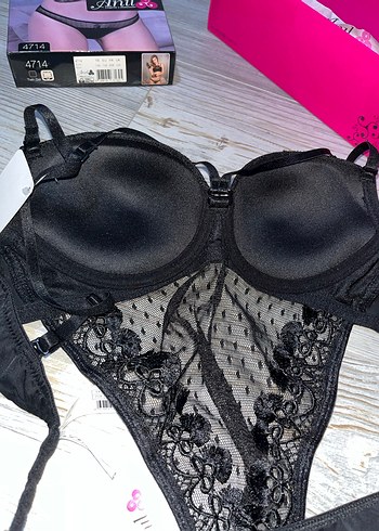Siyah Dantelli Sütyen Takımı - Görsel 10