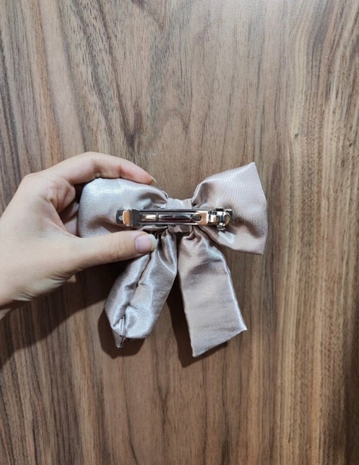 Bej Saten Fiyonk Saç Tokası - Görsel 2