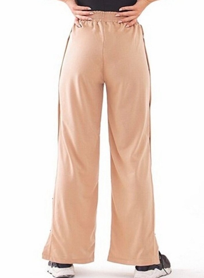 Düğmeli Bej Kadın Rahat Kesim Kumaş Pantolon - Görsel 3