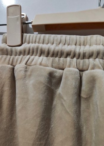 Bej Rahat Kesim Kadın Kadife Eşofman - Görsel 4