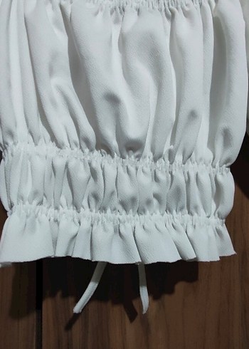 Beyaz Kısa Fırfırlı Bluz - Görsel 5