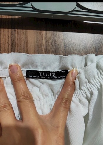 Beyaz Kısa Fırfırlı Bluz - Görsel 6