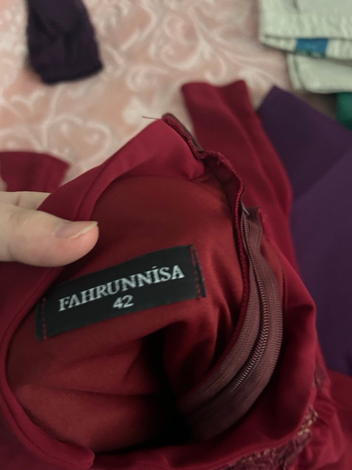 Bordo Uzun Kollu İşlemeli Abiye Elbise - Görsel 4