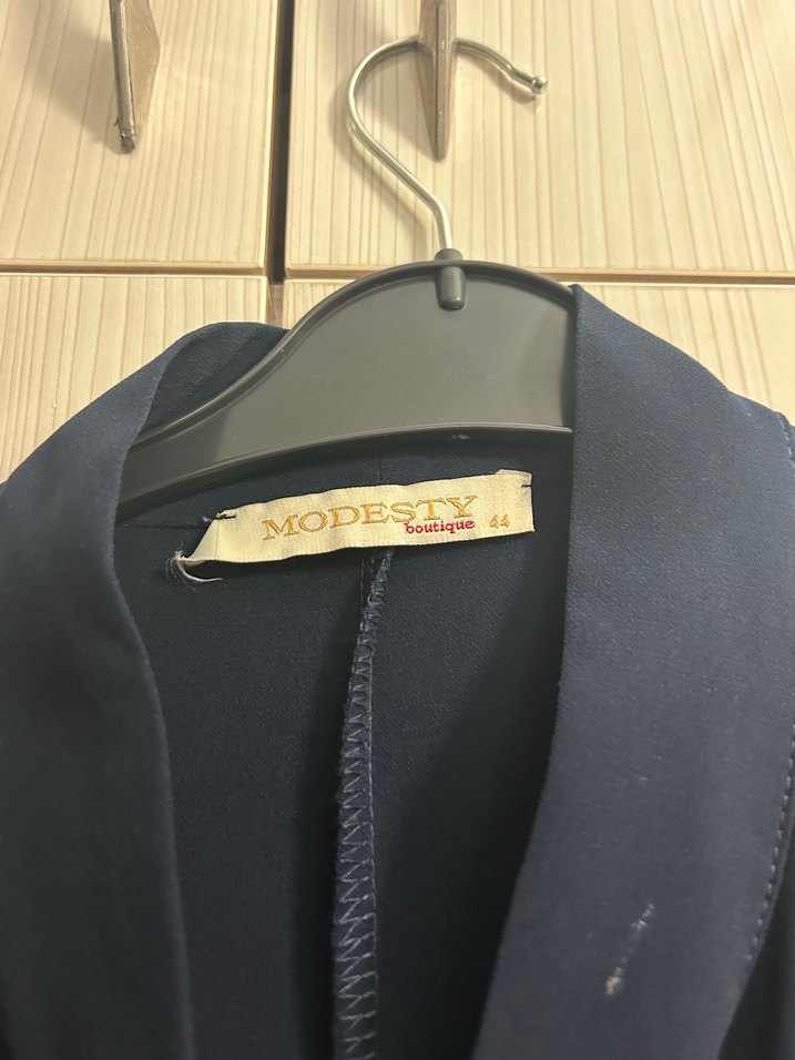 Zincir Detaylı Lacivert Uzun Elbise - Görsel 4