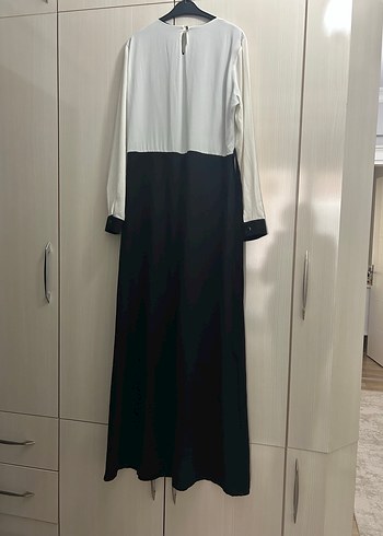 Uzun Kollu Siyah Beyaz Kemerli Elbise - Görsel 2