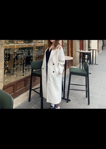 Beyaz Midi bershka kaban - Görsel 3