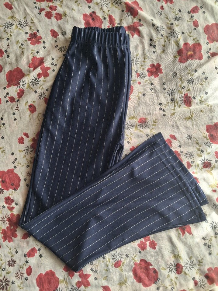 Lacivert Çizgili Pliseli Midi Kadın Pantolon - Görsel 2