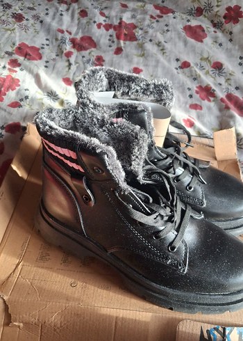 Siyah Bağcıklı Kadın Botu, Dolgu Topuklu - Görsel 2