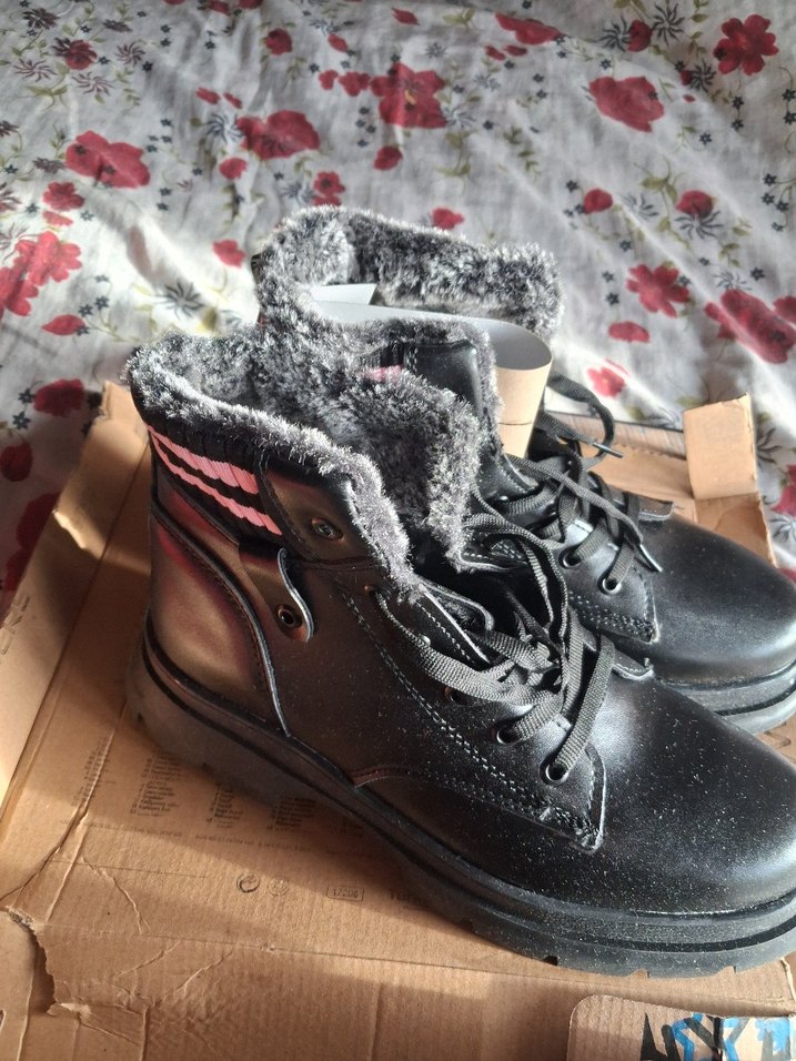 Siyah Bağcıklı Kadın Botu, Dolgu Topuklu - Görsel 2