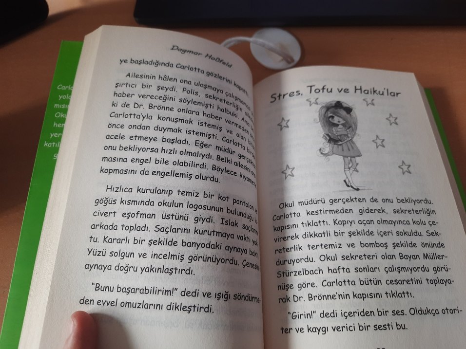 Kızlar Çetesi - Görevimiz Eğlence Kokulu Kitap - Görsel 3