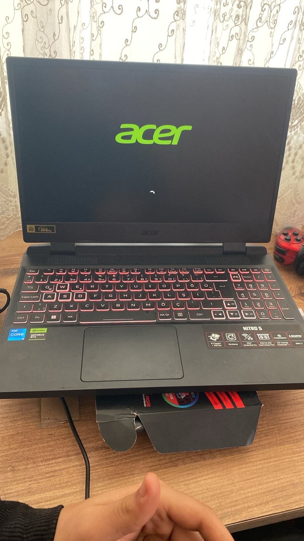 Gri Acer Laptop 15.6" 12.nesil Intel Core i5 - Görsel 2