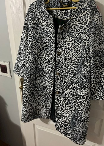 Gri Yılan Desenli Kürklü Midi Kadın Kaban - Görsel 9