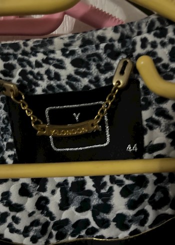 Gri Yılan Desenli Kürklü Midi Kadın Kaban - Görsel 3