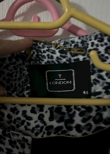 Gri Yılan Desenli Kürklü Midi Kadın Kaban - Görsel 4