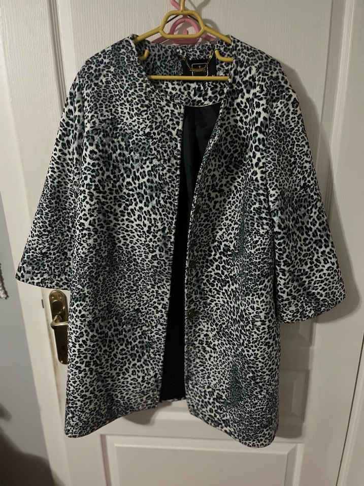 Gri Yılan Desenli Kürklü Midi Kadın Kaban - Görsel 2