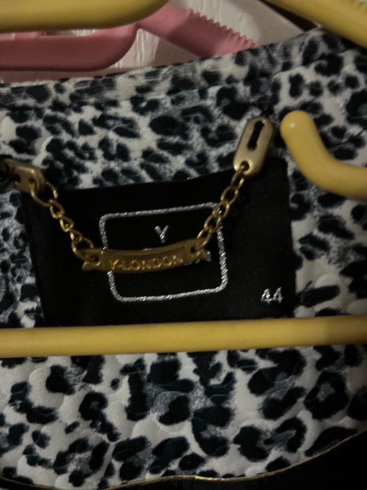 Gri Yılan Desenli Kürklü Midi Kadın Kaban - Görsel 3