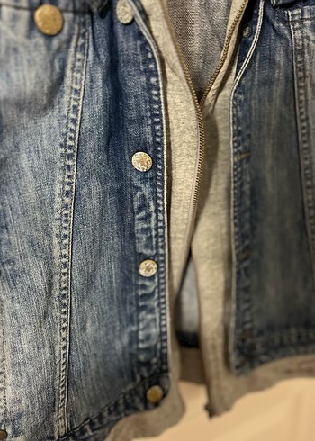 Gri Kapüşonlu Kot Yelek - Görsel 3