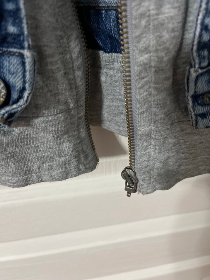 Gri Kapüşonlu Kot Yelek - Görsel 2