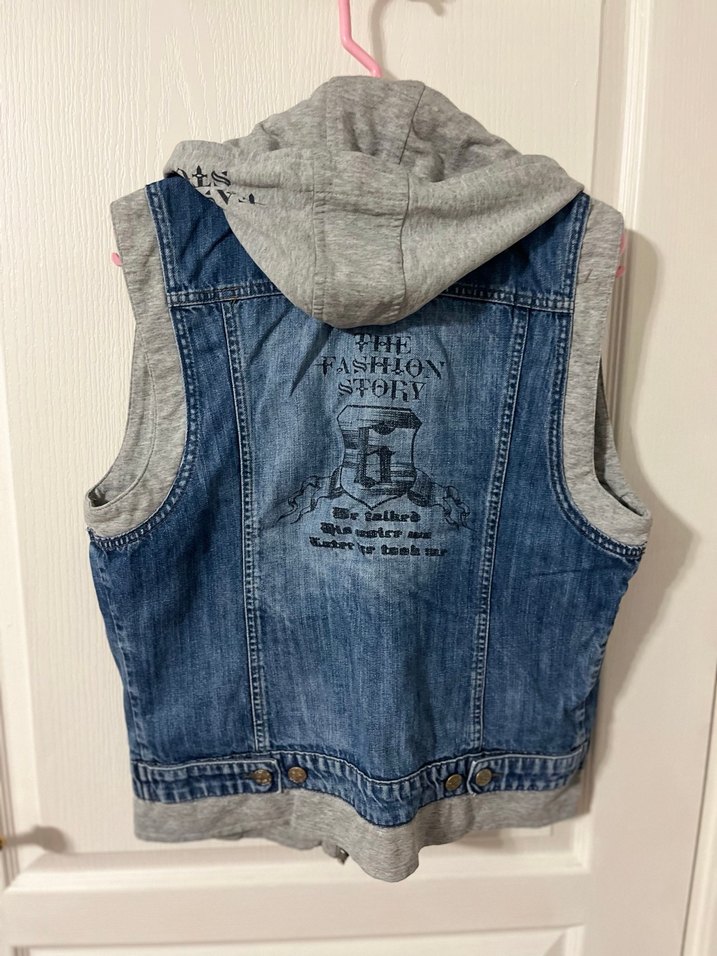 Gri Kapüşonlu Kot Yelek - Görsel 4