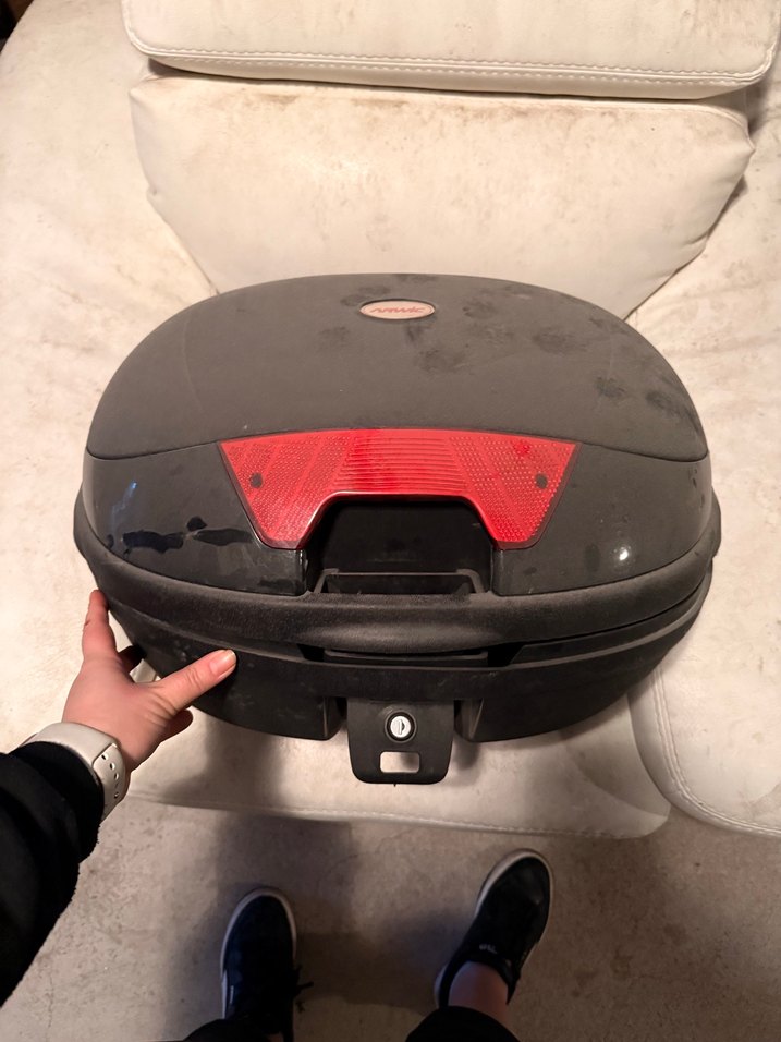 Siyah Sert Plastik Taşıma Kutusu - Görsel 3