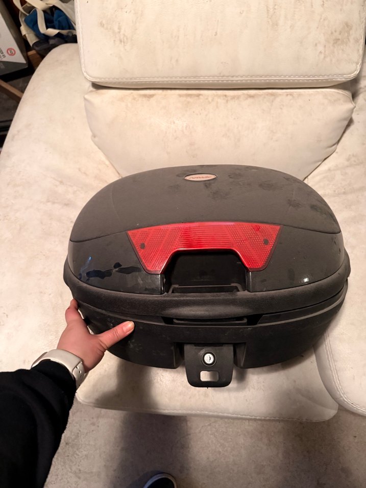 Siyah Sert Plastik Taşıma Kutusu - Görsel 2