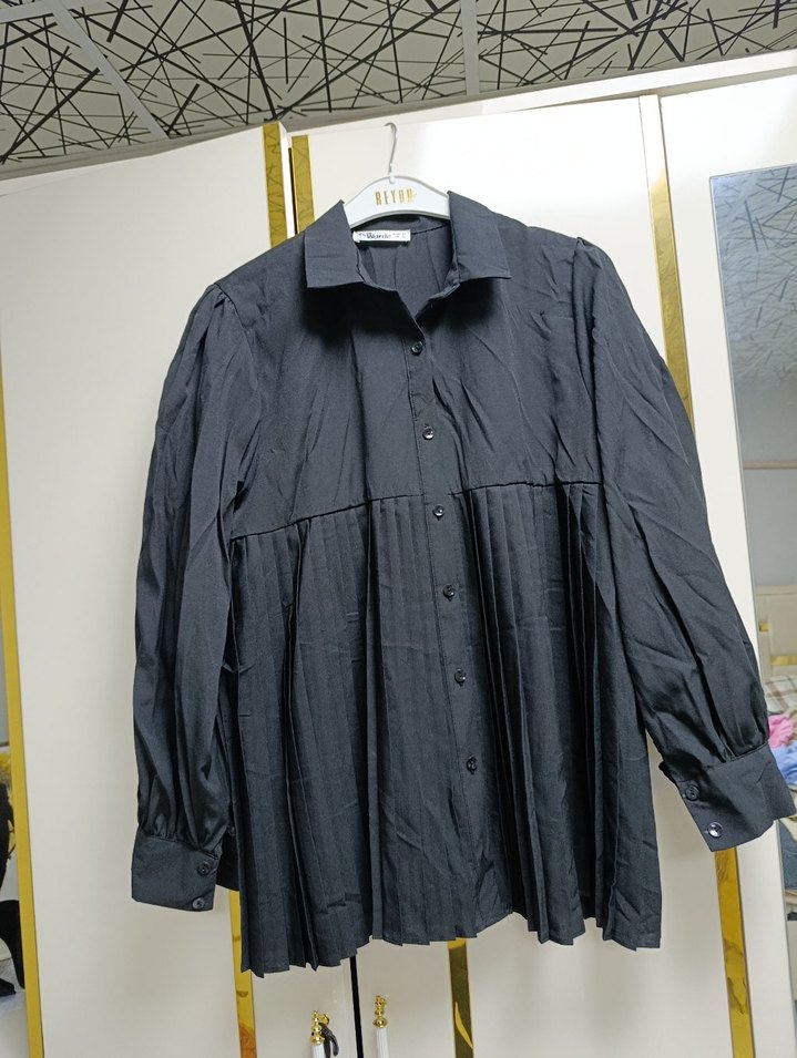 Kadın Siyah Pilili Uzun Keten Gömlek - Görsel 4