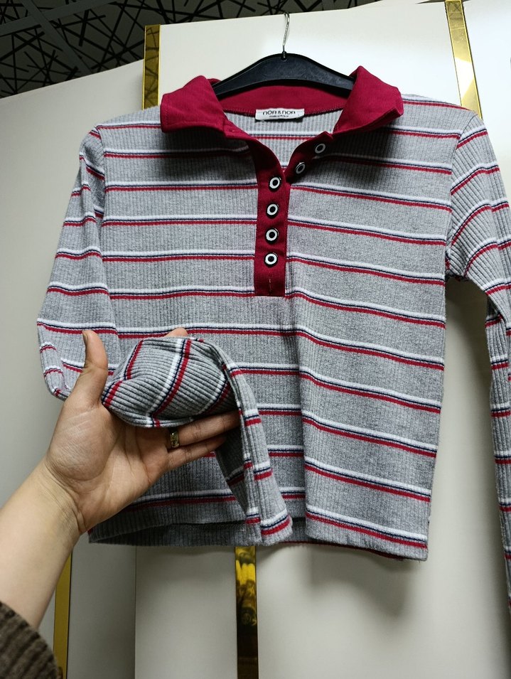 Kırmızı Yaka Detaylı Çizgili Uzun Kollu Kadın Crop - Görsel 2