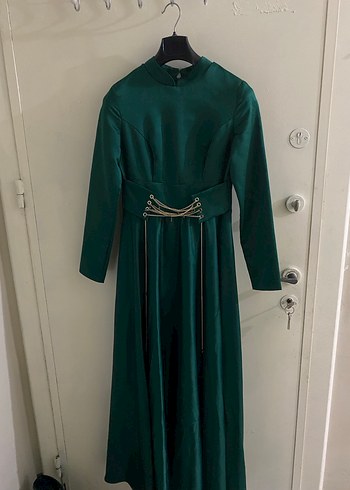 Zincir Detaylı Uzun Yeşil Abiye Elbise - Görsel 2