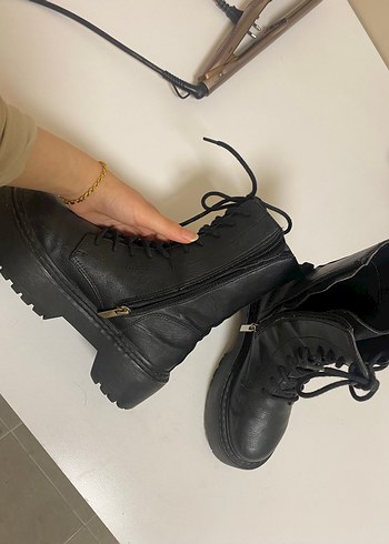 Siyah Deri Stiletto Topuklu Gotik Botlar - Görsel 3