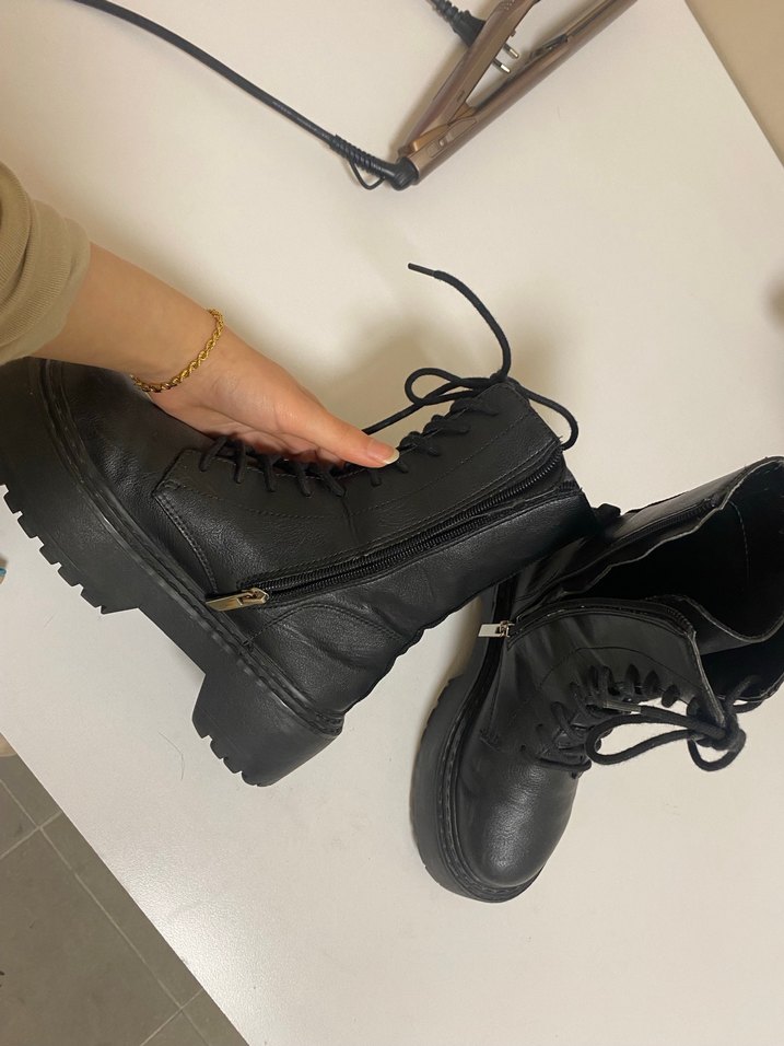 Siyah Deri Stiletto Topuklu Gotik Botlar - Görsel 3