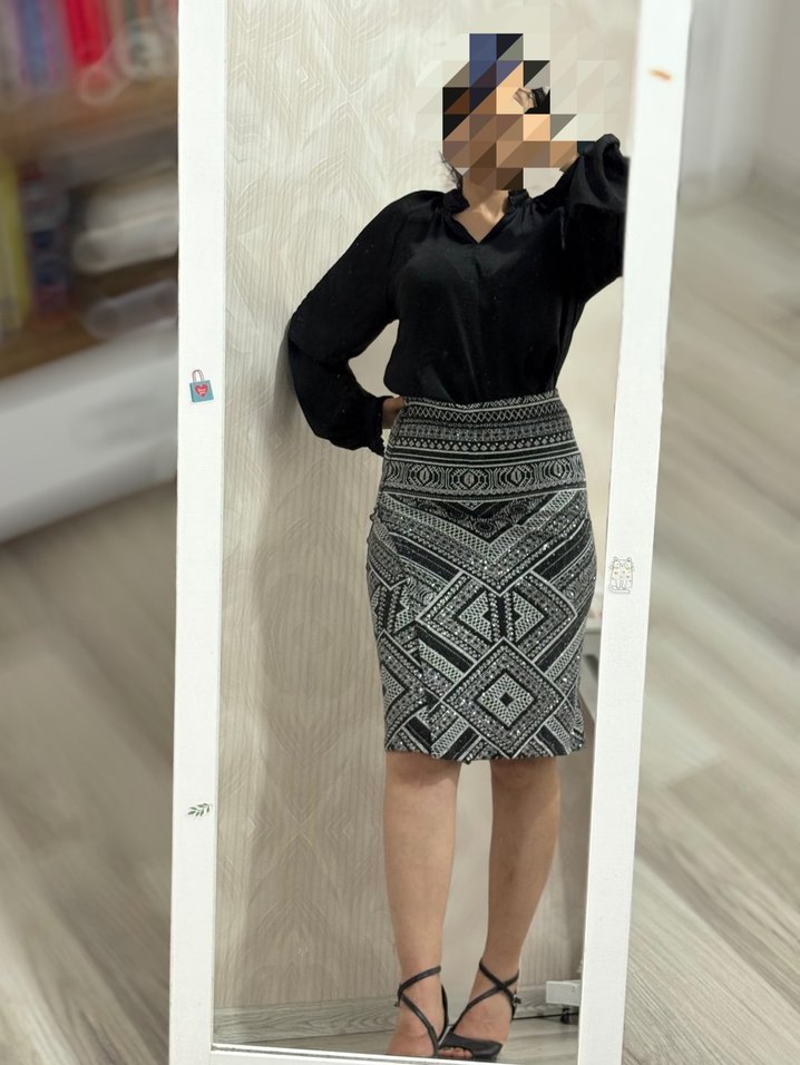 Siyah Uzun Kollu Yüksek Yakalı Kadın Bluz - Görsel 3