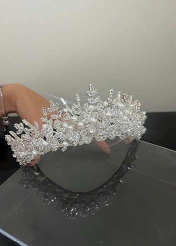 Parlak Beyaz Payetli Gelin Tacı - Görsel 2