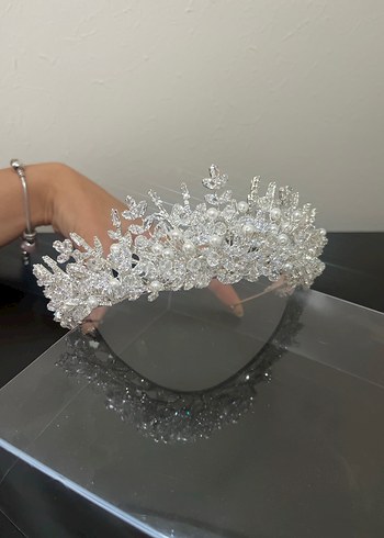 Parlak Beyaz Payetli Gelin Tacı - Görsel 4