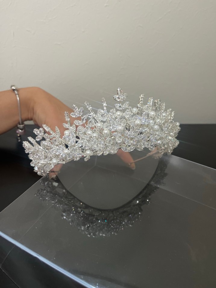 Parlak Beyaz Payetli Gelin Tacı - Görsel 4