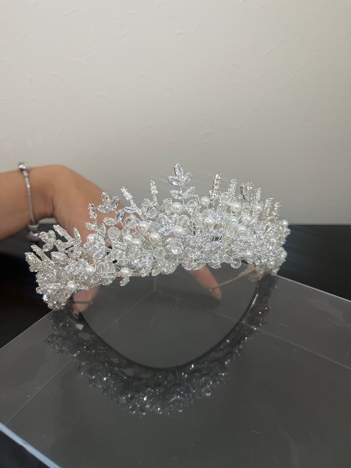 Parlak Beyaz Payetli Gelin Tacı - Görsel 5