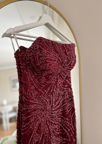 Bordo İşlemeli Uzun Straplez Abiye Elbise - Görsel 2