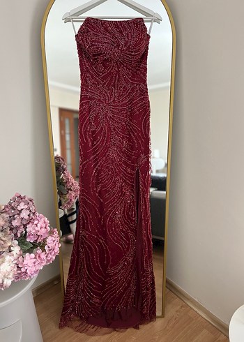 Bordo İşlemeli Uzun Straplez Abiye Elbise - Görsel 3