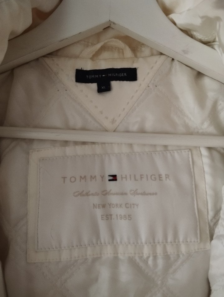 Düğmeli- fermuarlı  kapişonlu Beyaz Kadın Kaban - Görsel 4