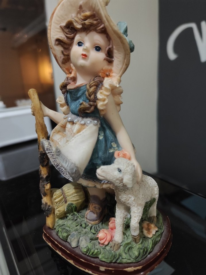 Bej Tonlarında Pastel Kız Figürin Avrupa polyester - Görsel 4