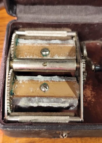 Antika Be-Be Marka Mekanik Jilet Bileme Makinesi - Koleksiyonluk - Görsel 5