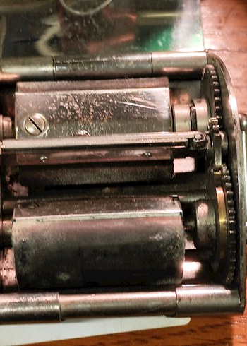 Koleksiyonluk 1920-30 Alman Jilet Bileme Makinesi - Nadir Parça - Görsel 3