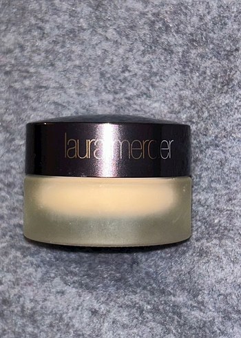 Laura Mercier