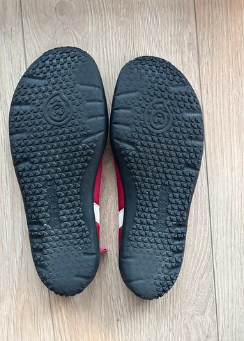 Decatlon kırmızı-bordo yelken ayakkabısı 38-39 numara - Görsel 2