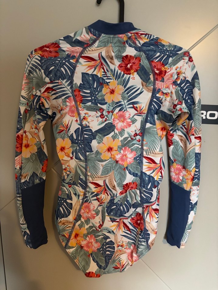 Çiçek Desenli Fermuarlı Uzun Kollu Kadın Mayo - Görsel 2