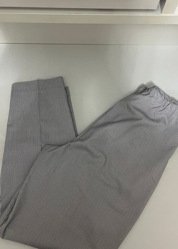 Kadın Gri Kemerli Günlük Kumaş Pantolon - Görsel 2