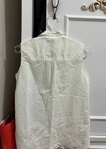 Nakışlı Beyaz Kolsuz Keten Gömlek - Görsel 2