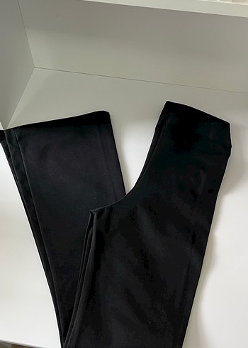 Kadın Siyah Dar Kesim Midi Kumaş Pantolon - Görsel 2